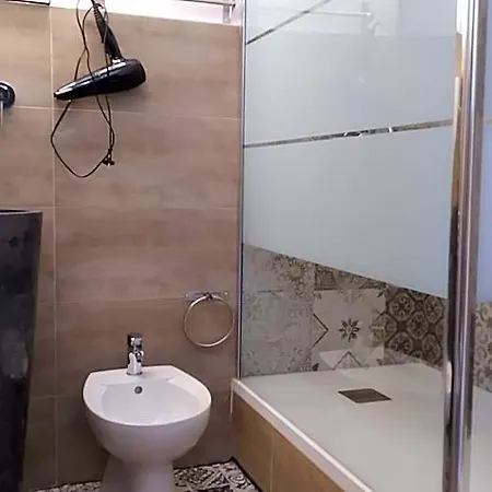 Cconforthotels R&b 3* Bari